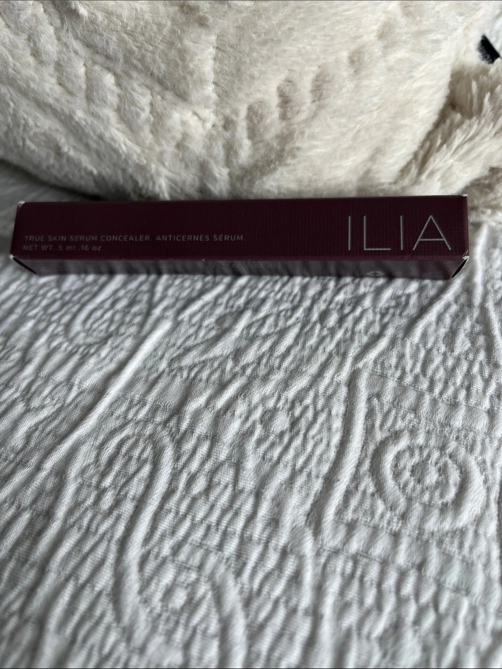ILIA True Skin Serum Concealer in shade Yucca SC2 Deep Burgundy Box